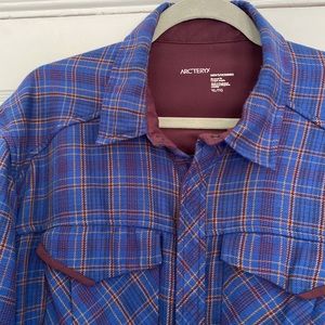 Arcteryx relaxed fit snap button long sleeve